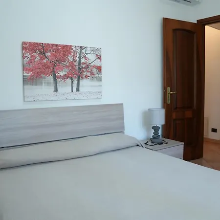 La Casa Di Flo Apartment *